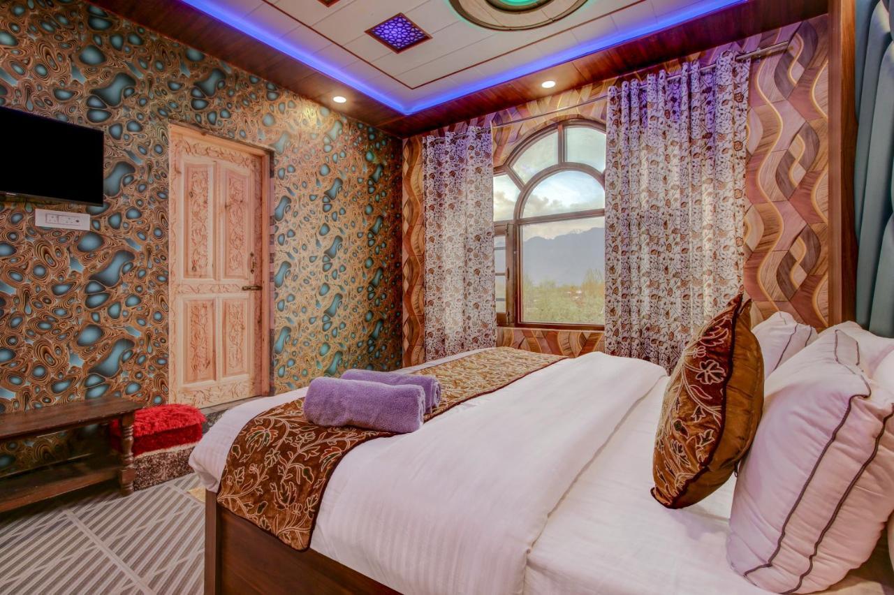 Hotel Royal Hameed Srīnagar Esterno foto