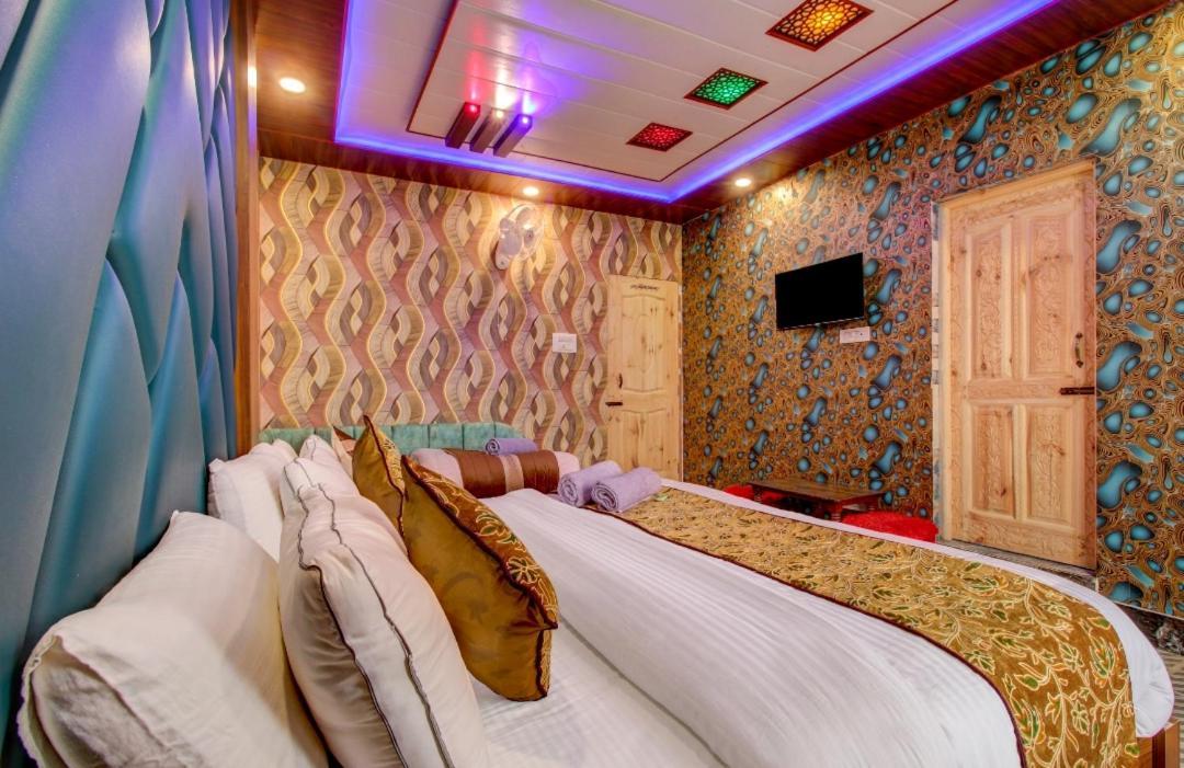 Hotel Royal Hameed Srīnagar Camera foto